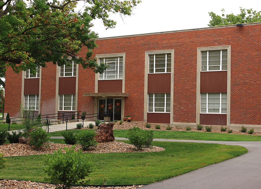 Memorial Library in Salinas Kansas