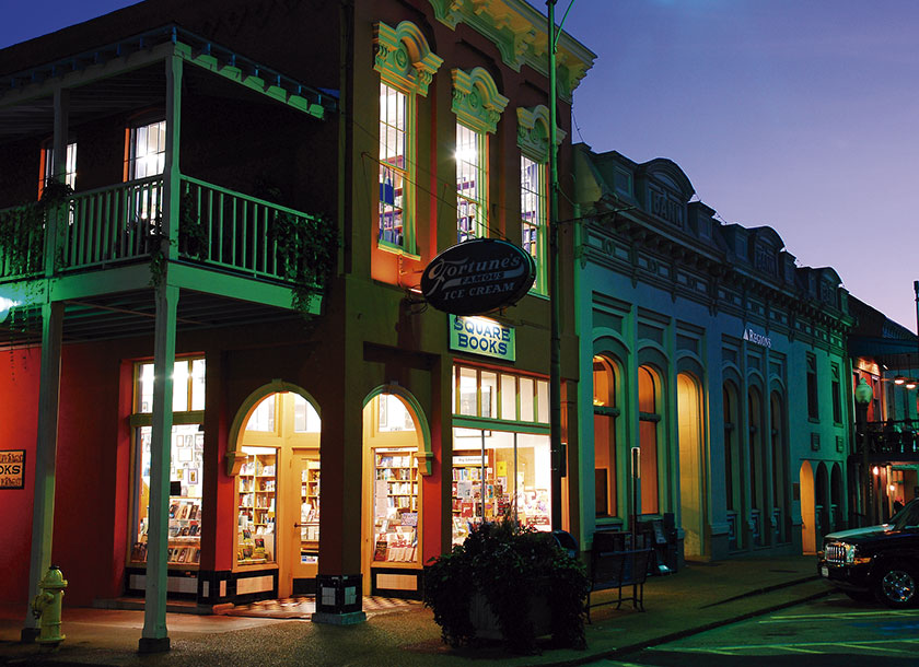 Downtown and Square books Oxford Mississippi