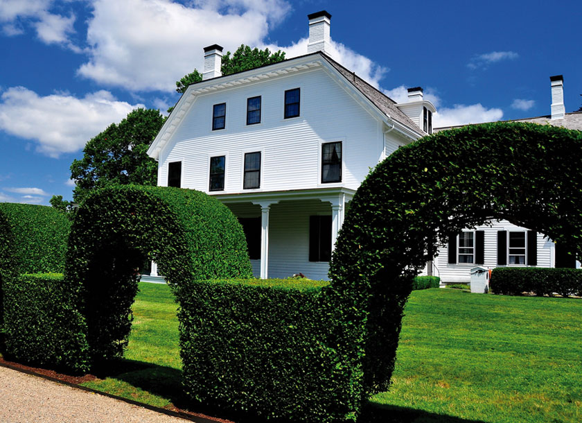 House and garden in Portsmouth Rhode Island
